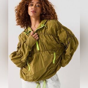 #33.NWT $148 FP Movement Training Light Packer Hike Pullover - Green size M